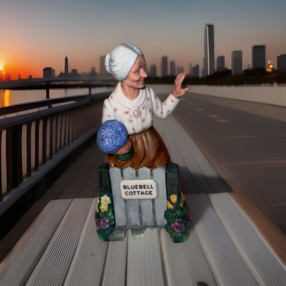 ROYAL DOULTON China Figurine THANK YOU Blue Bell Cottage HN 2732 PERFECT